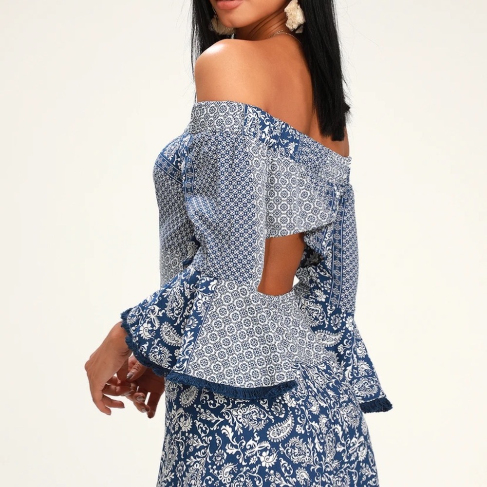 Off the Shoulder Dress - Picture 3 of 4
